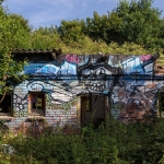 Ruine mit Graffiti / Canon EF-S 18-135mm f/3.5-5.6 IS USM / © Jörn Dohrendorf 2018