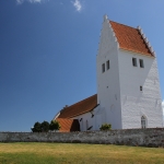 Fanefjord-Kirche / Canon EF-S 18-135mm f/3.5-5.6 IS	 / © Jörn Dohrendorf 2014