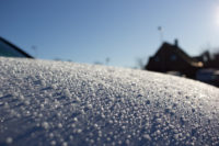 Eisschicht auf Motorhaube / © Jörn Dohrendorf 2018